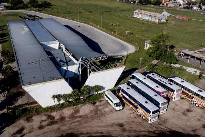Temporal en Miramar, fuertes vientos y granizo causaron daños materiales y corte de la energía eléctrica. Foto: Télam