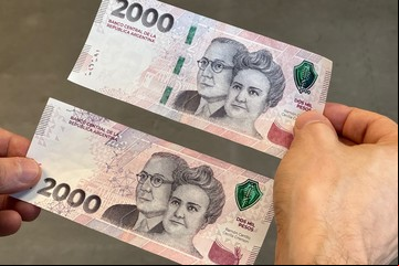 Billetes de $2000: ¿son falsos si no tienen la banda verde?