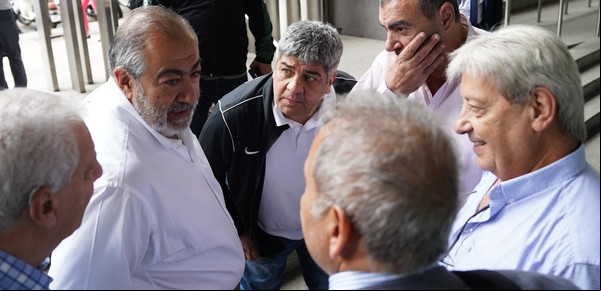 La CGT llega al paro general atravesada por fuertes tironeos entre sus dirigentes peronistas y los K