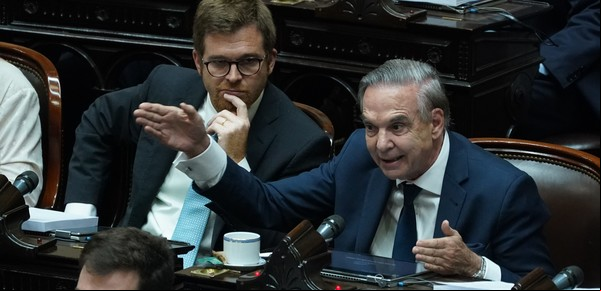 Reunión clave por la Ley Ómnibus, senador sin despacho y el fracaso compartido por cuatro presidentes