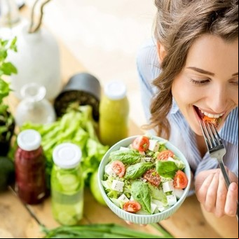 Tres comidas ricas en antioxidantes para cuidar la piel y tener más energía