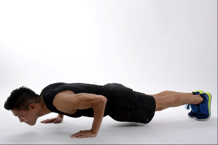 Flexiones de brazos y pecho./ Foto: Pexels.