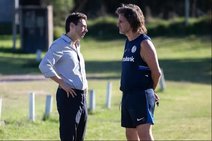 Marcelo Moretti y Ruben Darío Insua no terminaron en buenos términos. Foto: San Lorenzo
