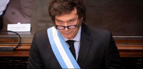 Con la mira en los mercados y en el riesgo país, Javier Milei presenta su regla fiscal: déficit cero total para 2025