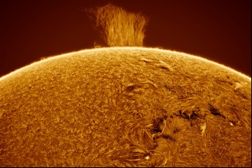 Halló un "signo de pregunta" en el Sol: el argentino que cautiva a la NASA con sus fotos solares
