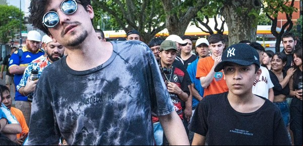 De improvisar en plazas a las batallas escritas, dos hermanos se abren paso en el mundo del rap