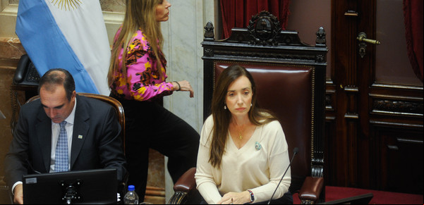 En A24 quedó un micrófono abierto y se escuchó al aire un fuerte insulto a Victoria Villarruel