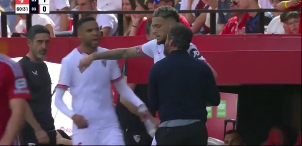 Escándalo en Sevilla: Lucas Ocampos, el pacificador, debió intervenir en una discusión entre En-Nesyri y su DT