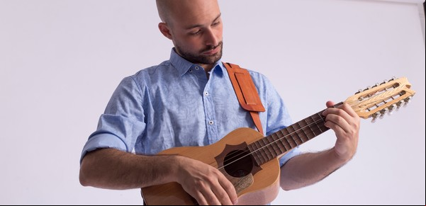 Un álbum ecléctico, lo nuevo de Juan Iñaki