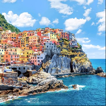 Cinque Terre: cómo son los encantadores pueblos de Italia con casas de colores y viñedos junto al mar