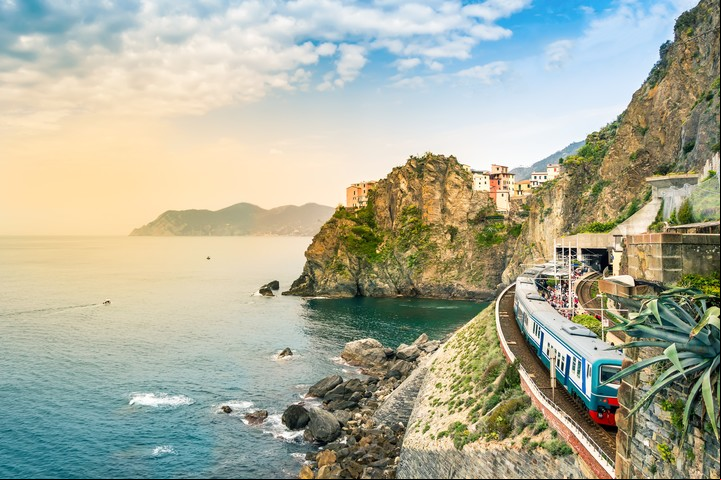 Se puede llegar en tren a Cinque Terre y recorrer los pueblitos. Fotos Shutterstock