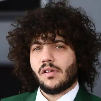 La dura historia Benny Blanco, el novio de Selena Gomez, que pasó de vivir en la calle y vender drogas a ser multimillonario 