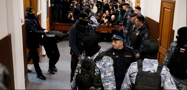 Francia elevó su nivel de "alerta por atentado" tras el ataque al teatro de Moscú