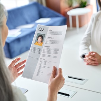 Cuáles son las palabras claves que sí o sí tienen que estar en tu CV para encontrar trabajo más rápido
