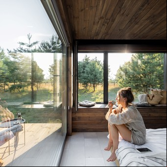 Cómo atraer el dinero con el poderoso ritual de las ventanas, según el Feng Shui     