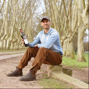 Encontró agua en un rincón árido de la Patagonia y allí produce vinos de alta gama que exporta al mundo