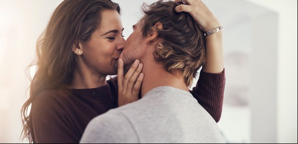 Día del Beso 2024: qué pasa en nuestro cuerpo cuando nos damos un beso