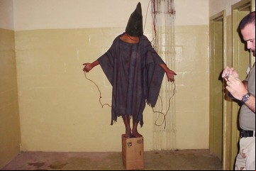 Veinte años después, los sobrevivientes de abusos en la cárcel estadounidense de Abu Ghraib hablan ante la Justicia
