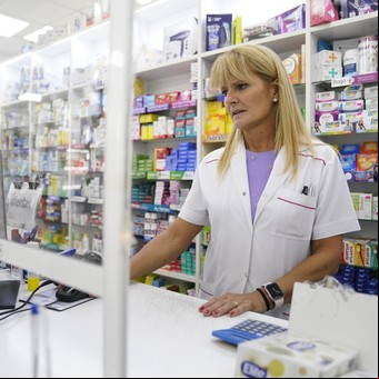 El PAMI recortó medicamentos que tienen cobertura gratuita y sumó 14 oncológicos
