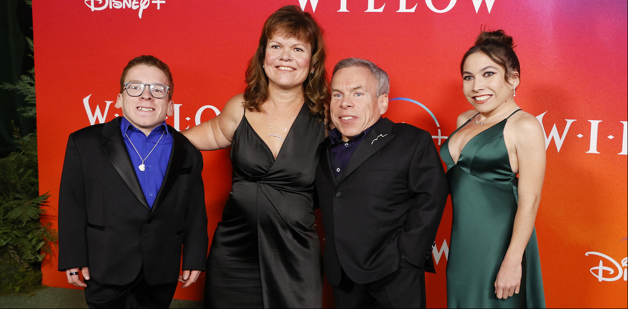 Murió a los 53 años la mujer de Warwick Davis, actor de Star Wars y Harry Potter     