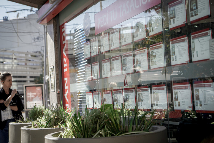 Lugano es el barrio más económico para comprar un departamento en CABA. Foto: Rafael Mario Quinteros