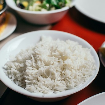 Cómo es el ritual con arroz para atraer la abundancia