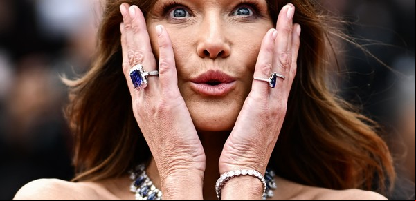 Interrogan a Carla Bruni por una de las investigaciones a su marido, el ex presidente de Francia Nicolás Sarkozy