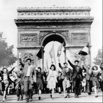 Hace casi 80 años, los nazis se rendían, poniendo fin a la II Guerra Mundial en Europa: el paso a paso de una noticia que "enloqueció" al mundo de alegría