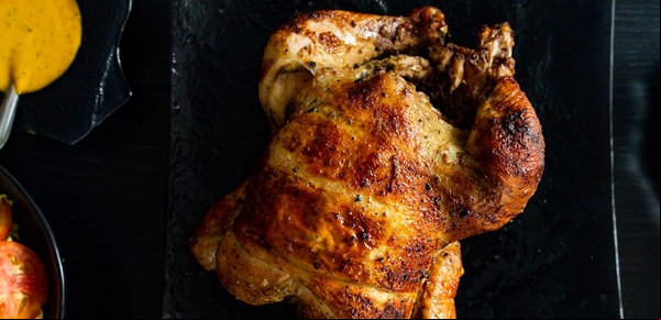 En Balvanera, un restaurante con precios populares donde comer pollos crocantes y de carne tierna y jugosa