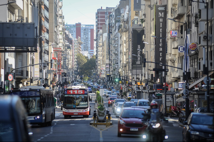 La avenida Corrientes durante el paro de este jueves.
Foto Federico López Claro