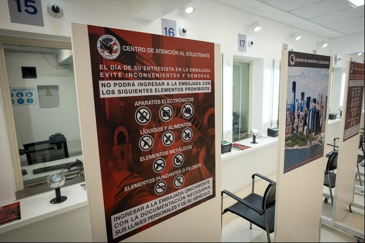 Para ingresar al CAS los teléfonos deben estar apagados. Foto Embajada de Estados Unidos en Argentina.