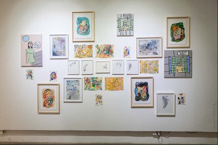 La obra de Matta junto a los artistas argentinos María Marta Fasoli, Florencia Walfisch, Anna-Lisa Marjak, Sofía Mastai y Alec Franco.