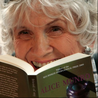 Seis escritores eligen su cuento favorito de Alice Munro para recordarla