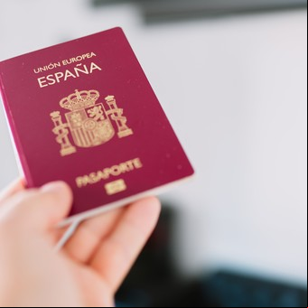 Cómo tramitar el pasaporte español desde Miami: los requisitos y el formulario que necesitás tener