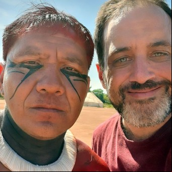 Gabriel Sivak, el argentino que estrena obra en el Colón, luego de sufrir un fuerte drama familiar y convivir con los aborígenes del Amazonas