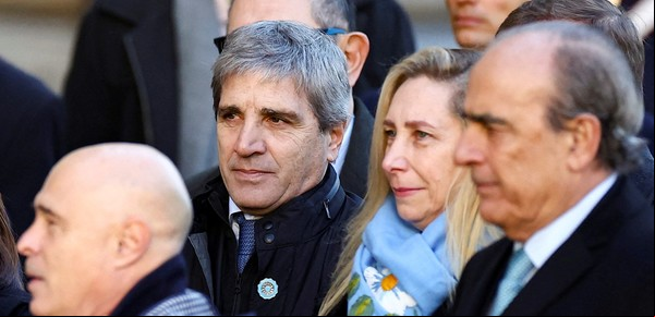 Karina Milei suma más poder: se queda con los medios públicos y Luis Caputo con las demás empresas estatales