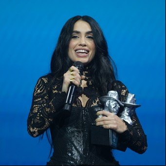 Lali Espósito homenajeó a las víctimas del lesbicidio de Barracas en los Premios Gardel