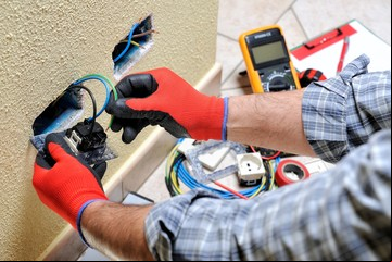 Cuánto cobra un electricista y qué tener en cuenta antes de contratarlo