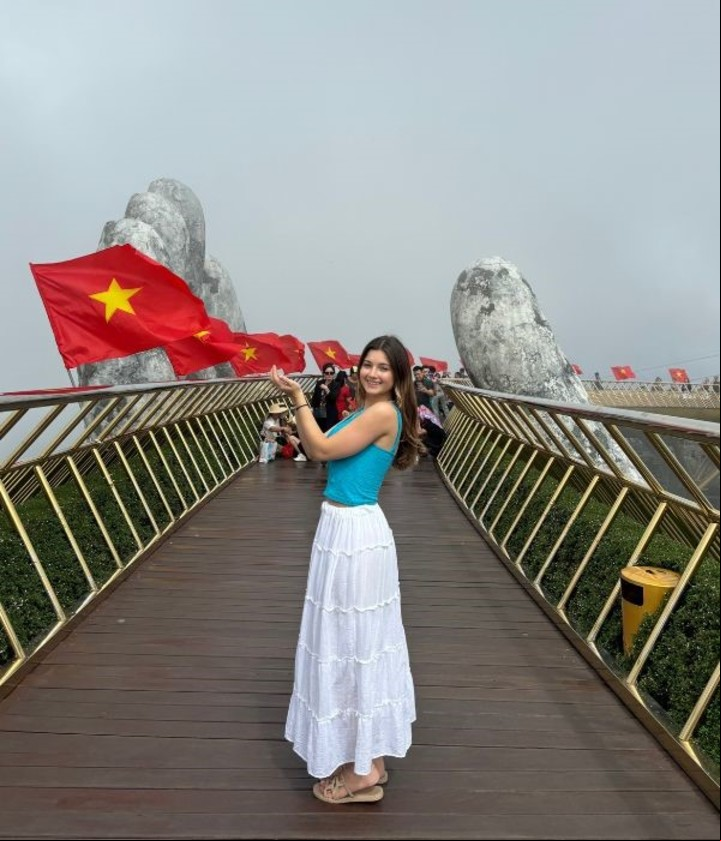 La argentina de paseo por la vibrante ciudad Da Nang, en el centro de Vietnam. Foto: @luciab.rossi, Instagram.