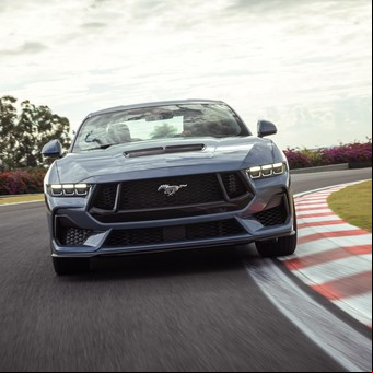 Nuevo Ford Mustang: cómo anda el deportivo que llega a la Argentina más potente que nunca