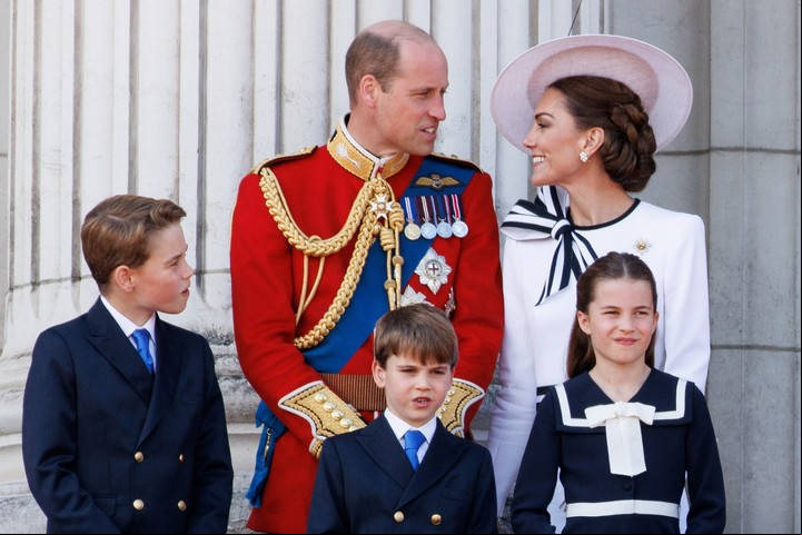 Los Príncipes de Gales con sus tres hijos. Foto: EFE.