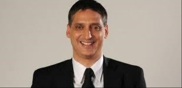 Asaltaron al periodista Walter Safarian en Palermo: le produjeron un corte en el brazo cuando ingresaba a la radio