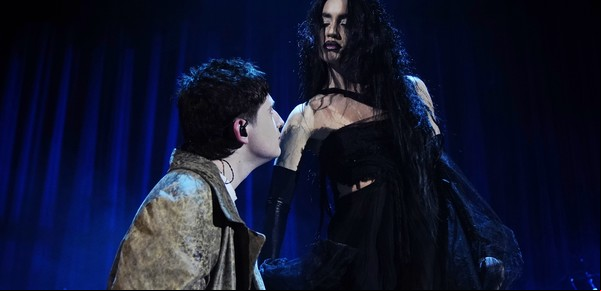 Dillom y el beso con Lali: la punta del iceberg de un recital explosivo en el Luna Park