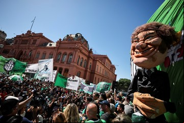 La motosierra de Milei: se viene otra oleada de despidos de estatales pero sería menor a la de marzo