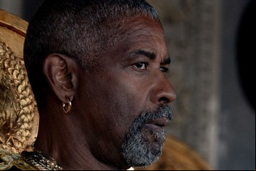 El polémico beso gay que sacaron de Gladiador 2 y la dura crítica de Denzel Washington: "se asustaron" 
