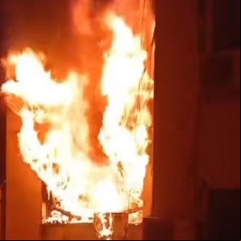 Cuatro muertos por un feroz incendio en un edificio en pleno centro de Córdoba: dos eran estudiantes 