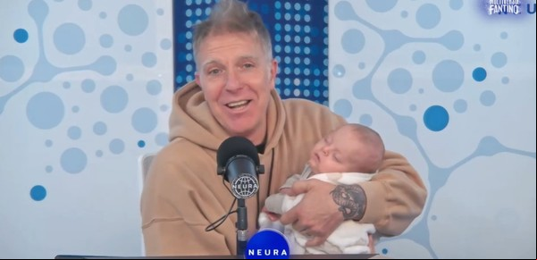 La emoción de Alejandro Fantino al presentar a su hijo Beltrán: “Mirá lo que es este gringuito”