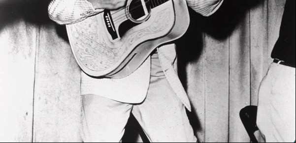 Cómo hizo Elvis Presley para dejar de trabajar como camionero y firmar su primer contrato discográfico