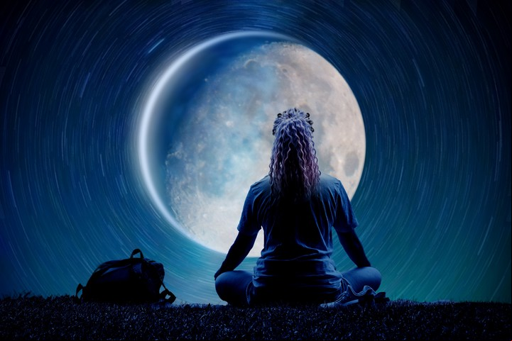 La Luna llena de julio 2024 nos convoca a una intensa evaluación interior. Foto: ilustración Shutterstock