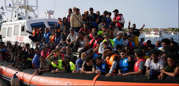 Más deportaciones y leyes durísimas: Europa busca acuerdos para frenar la entrada de inmigrantes sin papeles